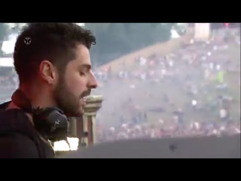 Alok at Tomorrowland (Wolsh - Never Hide)