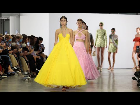 Giambattista Valli Spring/Summer 2023 Paris
