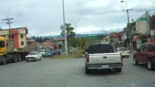 preview picture of video 'Camionetas en Cuenca Ecuador'