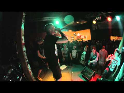 FEETFIRST  HOLZniesky