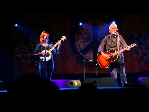 Magnolia Festival-2013 Kris Kristofferson and daughter at Magnolia Fest The Pilgrim