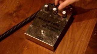 Video thumbnail for TRAG&DINNER MARVELTONE DISTORTION SUSTAINER by effeken