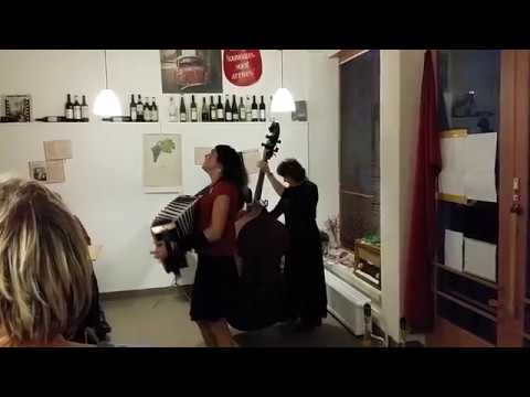 CaféBaret - Café Baret Vinotéka mezi řádky Trutnov