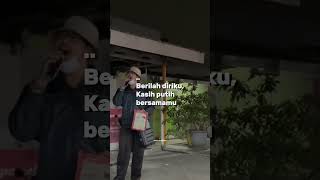 Download lagu seorang pengamen nyanyiin lagu glennfredly - kasih putih #cover #singing #viralshort #fyp #liriklagu mp3 Download lagu seorang pengamen nyanyiin lagu glennfredly - kasih putih #cover #singing #viralshort #fyp #liriklagu mp3
