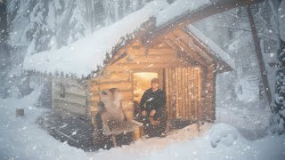 I Caught in a Massive Snowstorm and Took Refuge in an Abandoned Cabin