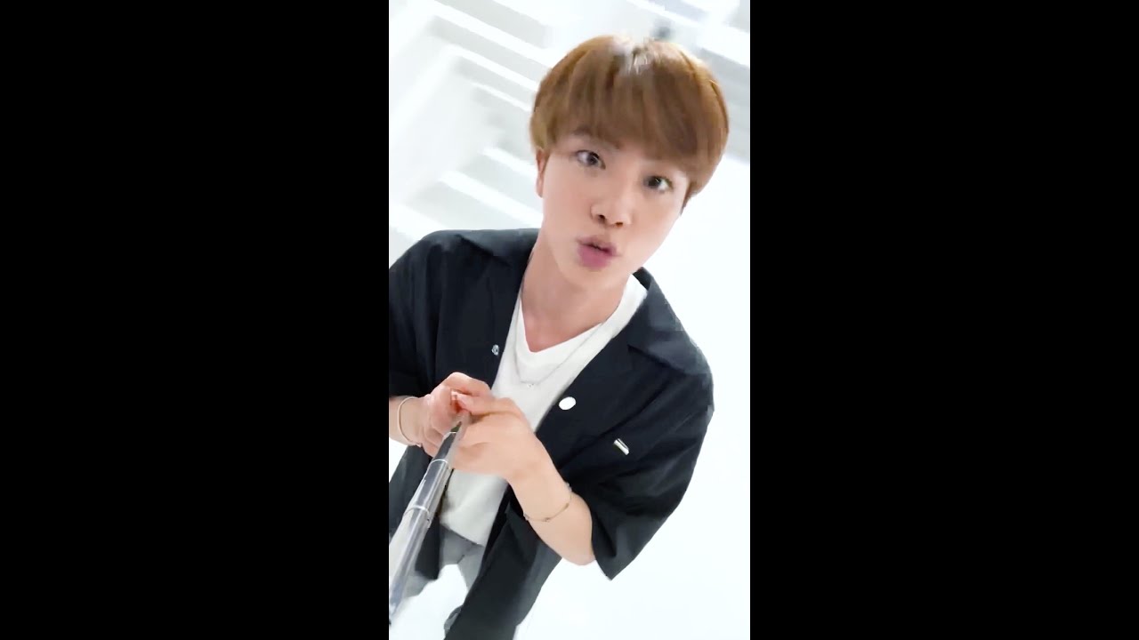 BTS (방탄소년단) Sing 'Dynamite' with me - Jin thumnail