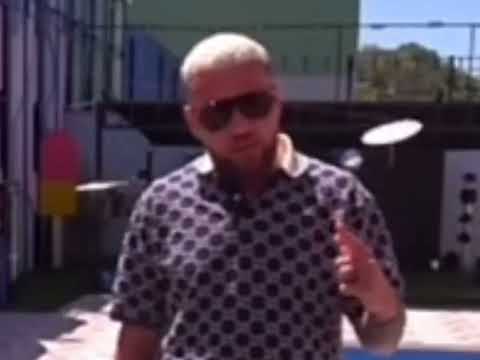 Luizi këndon himnin shqiptar të shkruar nga At Gjergj Fishta