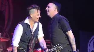 Hollywood Vampires featuring Marilyn Manson 