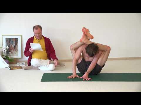 2047 Arudha Garudasana