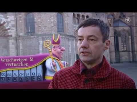 Jacques Tillys Motivwagen zum Missbrauch vor der Bischofskonferenz in Trier