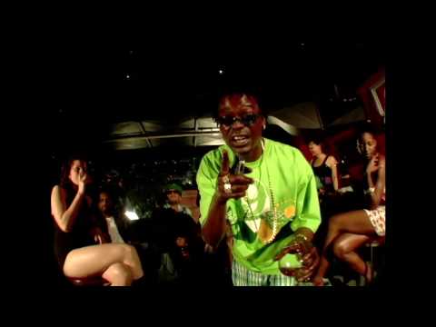 Sa Majesté Lintrus - Ton Fuckin Boss