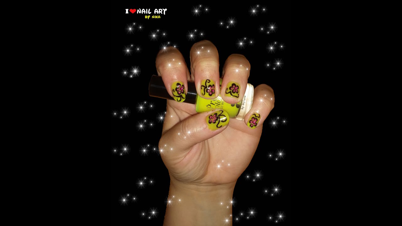 Video Tutorial di Nail Art - Base Giallo Fluorescente Neon con fiore Nero By Nika #54