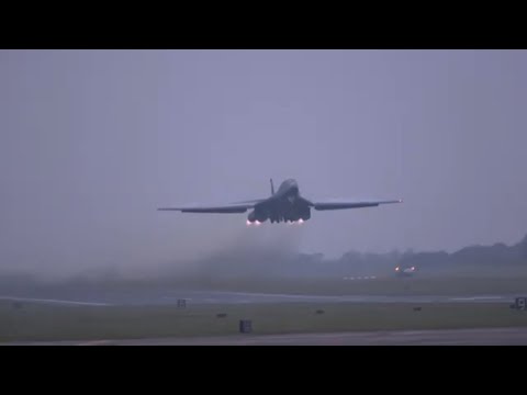 UNBELIEVABLE B-1B LOW TAKE OFF!!! (Quick climb) RAF FAIRFORD 24/10/23 4K