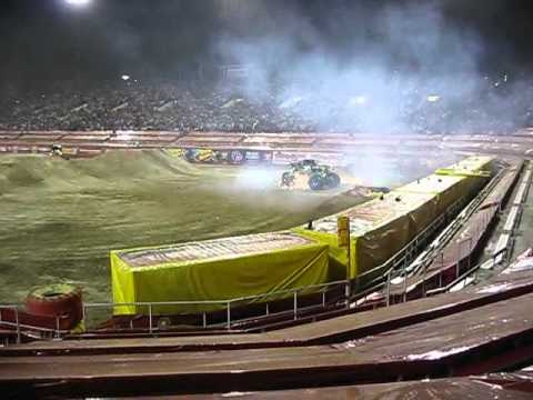 Monster Jam World Finals 13 2012 30th Anniversary GraveDigger Encore