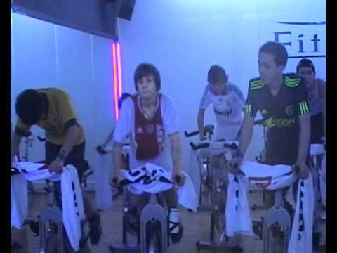 film overhandiging tassen en spinnen Raptim C1