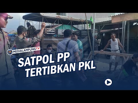 Satpol PP-Damkar Pesbar Kembali Tertibkan Pedagang di Tugu M