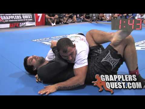 FREE UFC SUPERFIGHT Roberto Cyborg Abreu vs Rolles Gracie Jr at Grapplers Quest Boston 2010