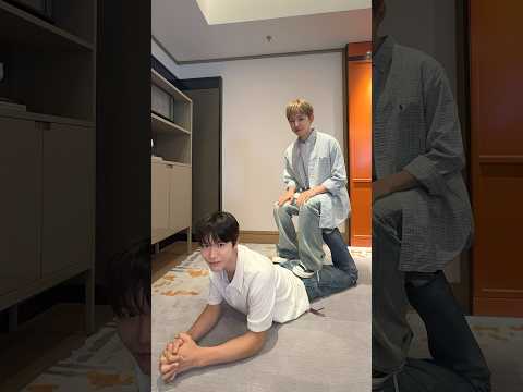 cool poses for duos #YUSHI #JAEHEE #NCTWISH