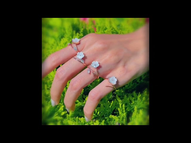 خاتم مميز فضة عيار 925 مطلية ذهب مصاغة بأناقة زهرة...