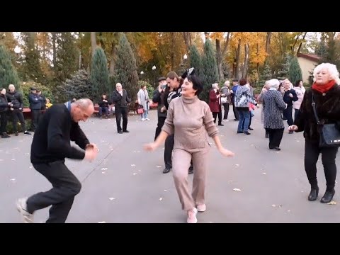 Горит калины цвет веселуха