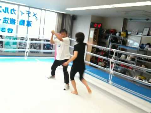 女性のための護身術「コンバット」練習風景