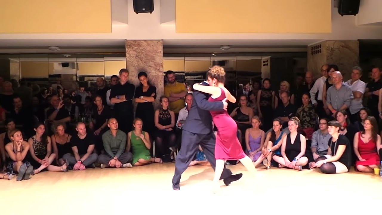 Carlitos Espinoza & Noelia Hurtado dance Osvaldo Pugliese's Sin lágrimas