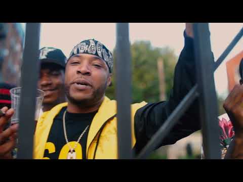 Sweater warm -Welcome to the party remix shot [by@mookiemadface]