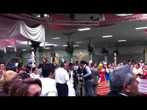 Assyrian Susy Ala & Nuwell Benyamin Playing Saz Wedding 24/09/2011