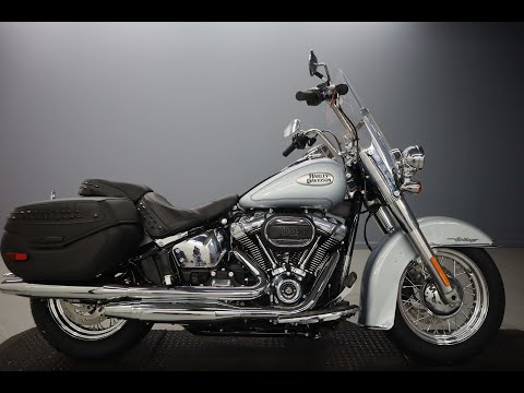 2023 Harley-Davidson<sup>®</sup> Heritage Classic FLHCS