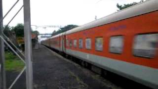 preview picture of video 'Rajdhani at udwada station'