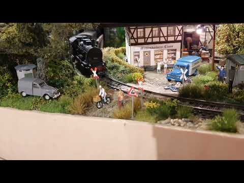 Märklin 37516 BR 56.2-8 (mit verbessertem Vorläufer) und E 69 (26195) gemeinsam auf der Strecke :-)