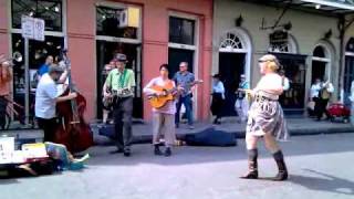 White Ghost Shivers In New Orleans -Sweet Banana