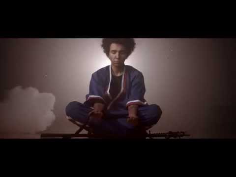 ROBBA X MUSTA HANHI X PAJAFELLA - JUTTUS EI KIINNOSTA (VIRALLINEN MUSIIKKIVIDEO)