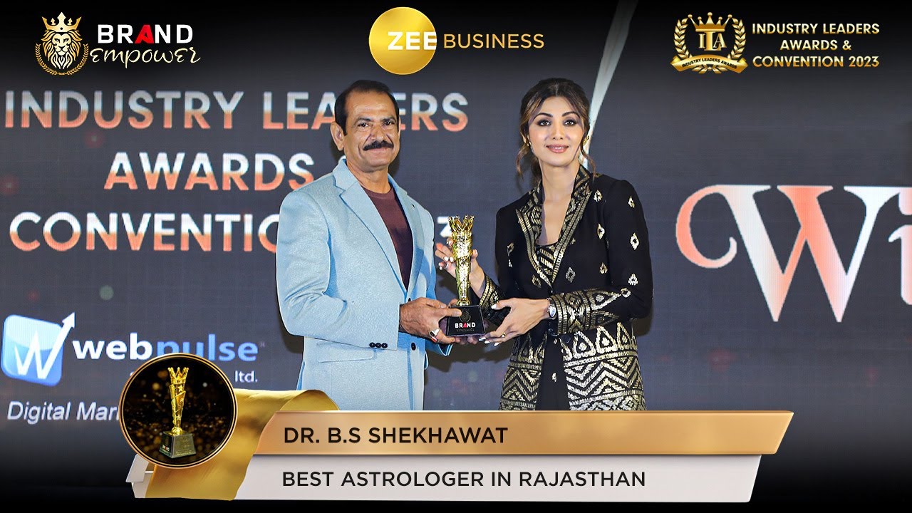 Dr. B.S Shekhawat won Industry Leader Awards 2023 by the hands of Mrs. Shilpa Shetty Kundra