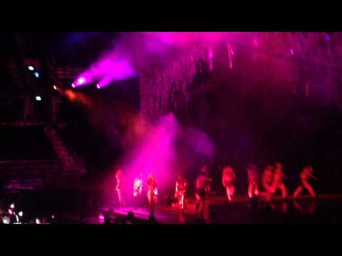 [Fancam] 140823 2NE1 AON LIVE IN BANGKOK - Crush + Fire