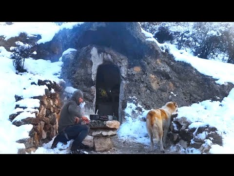 Primitive Cave Making With Fire and Hand Tools Like Our Ancestors, Minecraft, Treasure Hunter, DIY