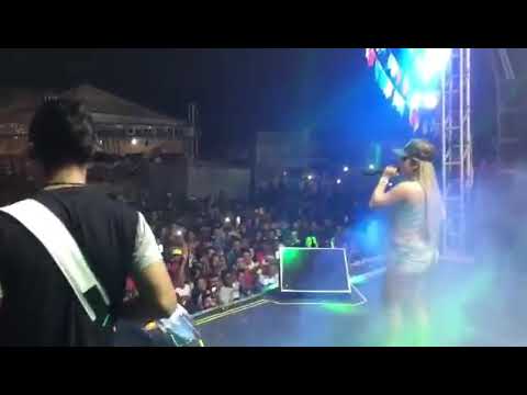 Taty Vaqueira ao vivo