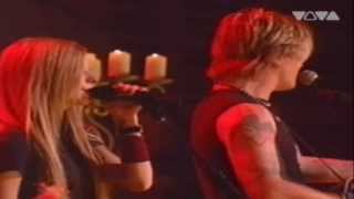 The Goo Goo Dolls (Johnny Rzeznik) Feat. Avril Lavigne - Iris (Live at Fashion Rocks 2004)