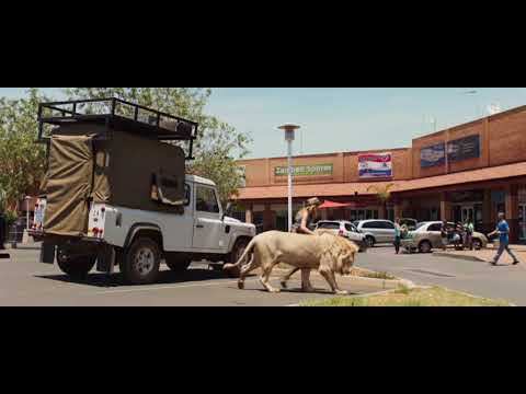 MIA AND THE WHITE LION 2018  LION INSIDE THE MAL