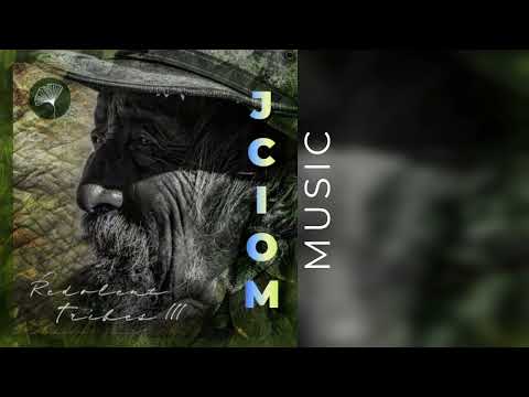 Claudia León - Thando