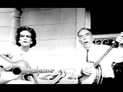 80歳の男と女房の歌声が美しい (80 Yr Old Man & Wife Sing So Beautifully Together)