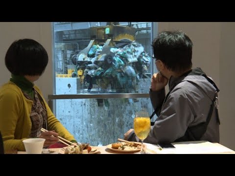 Vue sur ordures: une usine ouvre un bar éphémère au Japon