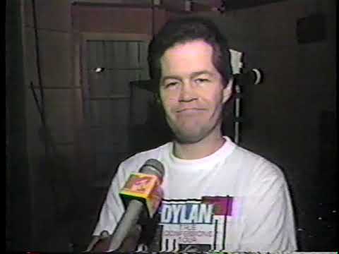 MTV News report on Micky Dolenz in Mike Hammer & Mike Nesmith's Squaredance and Tapeheads