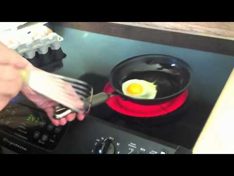 The Chef Shows You How to Make Eggs Over Easy