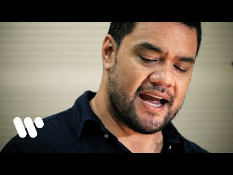 Pene Pati sings 'O sole mio