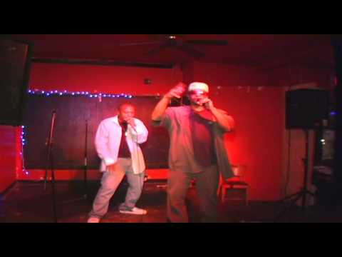 DJ Rocksteady AKA MR Radical performs at TRITONE 2010 PT2.mov