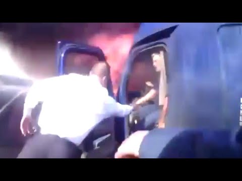 新澤西州英雄警察將男子從燃燒的卡車中救出 (Man Pulled from Burning Truck by Heroic New Jersey Troopers)