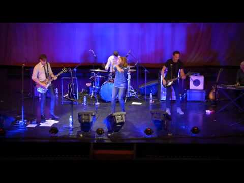 Mary McBride Band -  When the Saints Go Marching In (Honduras)