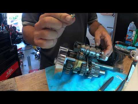 Part 2 install an Ultima 6 speed on a Harley Davidson road king 2003 DIY