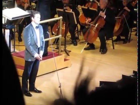 Julian Ovenden performs "Edelwiess" with the New York Pops
